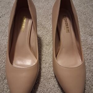 Cushionaire Halsey Nude Heels—Size 6M